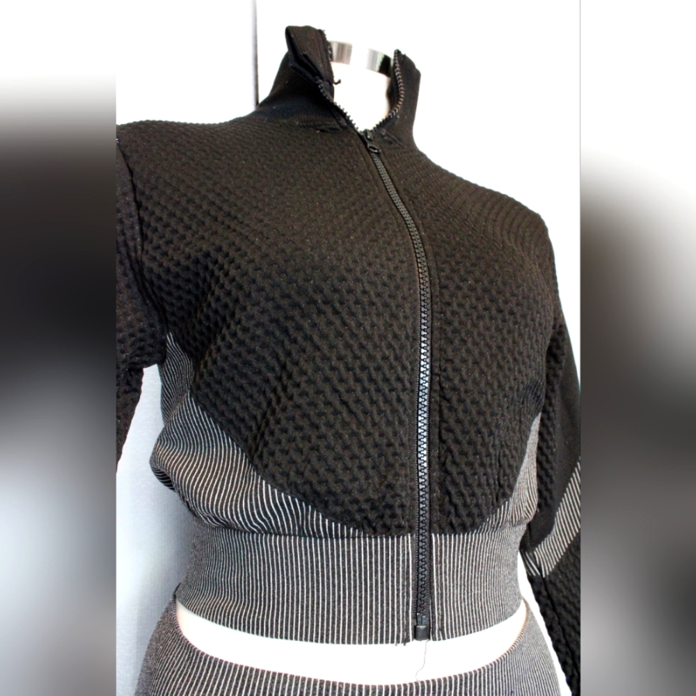 One Nation Black & Grey Athletic Set – Size S/M - Picture 3 of 8